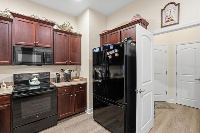 1006 NE 33RD STREET, Cape Coral, FL 33909