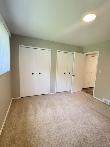 2651 Arrowhead Drive, Troy, MI 48083