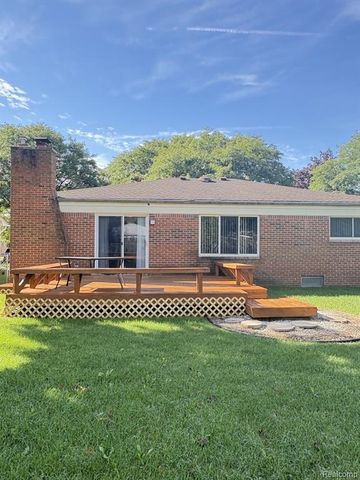 2651 Arrowhead Drive, Troy, MI 48083