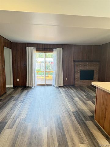 2651 Arrowhead Drive, Troy, MI 48083