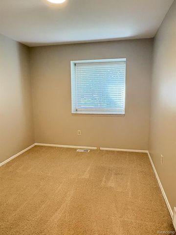 2651 Arrowhead Drive, Troy, MI 48083