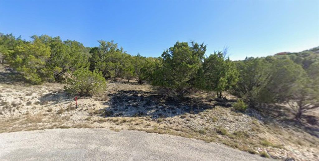 1004 Parton RD, Canyon Lake, TX 78133