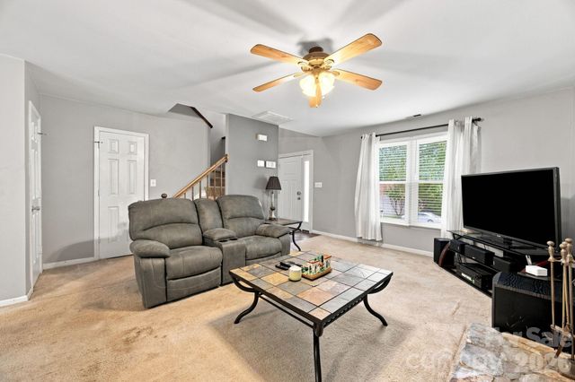 5512 River Falls Drive 16, Charlotte, NC 28215