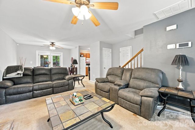 5512 River Falls Drive 16, Charlotte, NC 28215