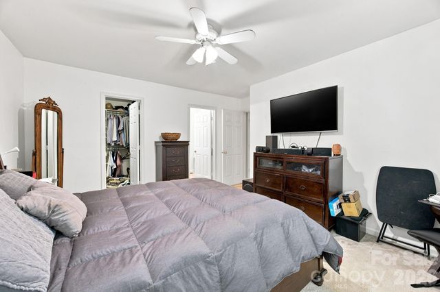 5512 River Falls Drive 16, Charlotte, NC 28215