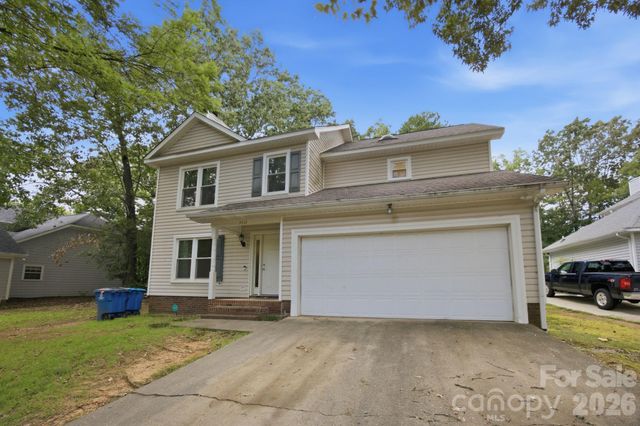 5512 River Falls Drive 16, Charlotte, NC 28215