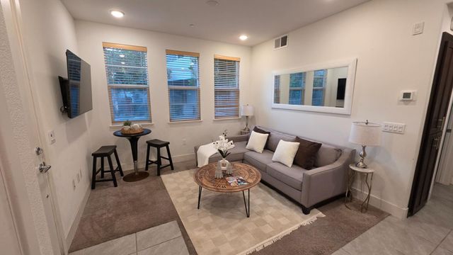 386 Rhythm Lane, Hayward, CA 94544
