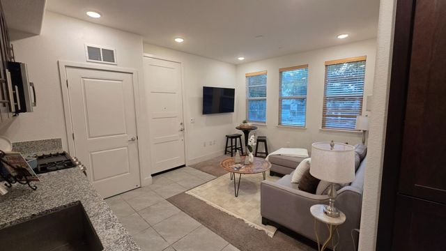 386 Rhythm Lane, Hayward, CA 94544
