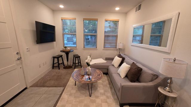 386 Rhythm Lane, Hayward, CA 94544