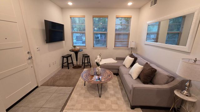 386 Rhythm Lane, Hayward, CA 94544