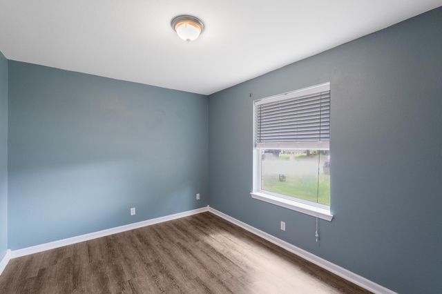 3003 MEADOW LN, Taylor, TX 76574