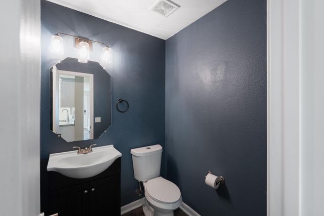 3003 MEADOW LN, Taylor, TX 76574