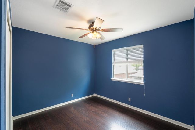 3003 MEADOW LN, Taylor, TX 76574