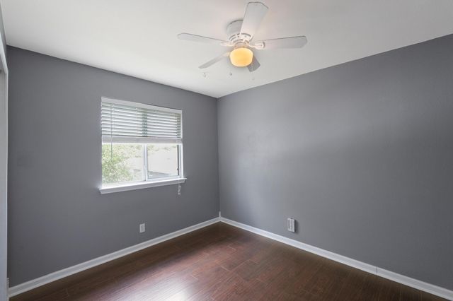 3003 MEADOW LN, Taylor, TX 76574