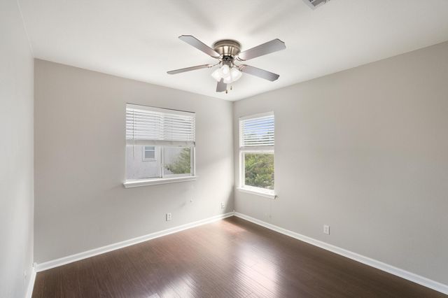3003 MEADOW LN, Taylor, TX 76574