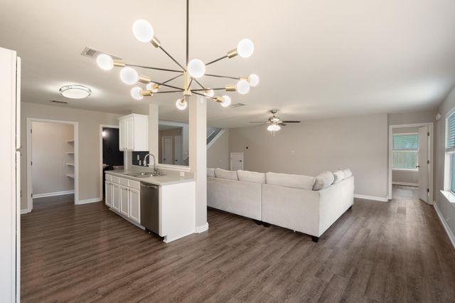 3003 MEADOW LN, Taylor, TX 76574