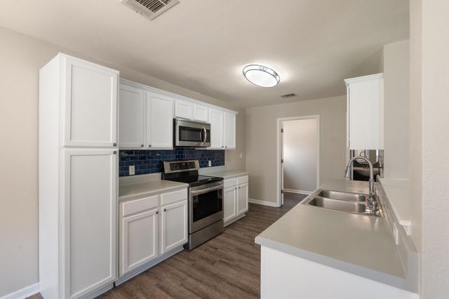 3003 MEADOW LN, Taylor, TX 76574