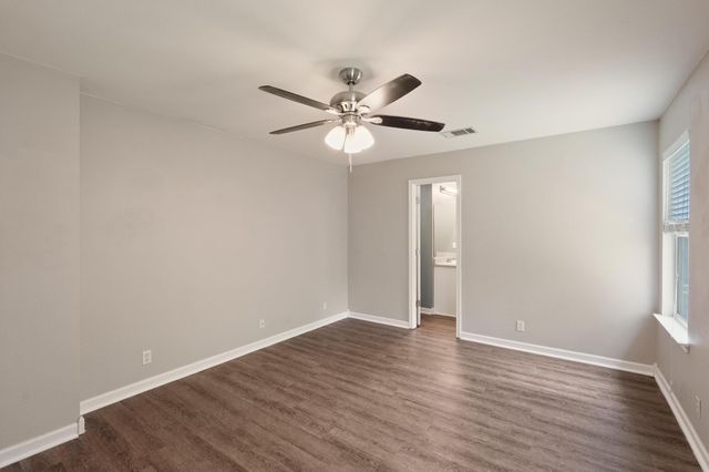 3003 MEADOW LN, Taylor, TX 76574