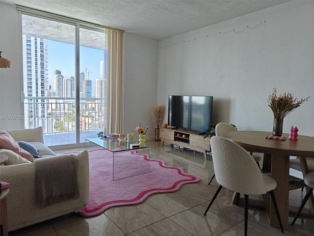 275 NE 18th St 1801, Miami, FL 33132