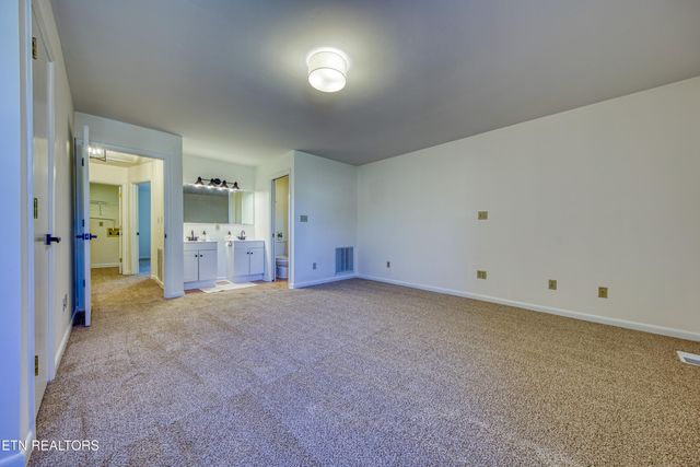 10470 Laura Lee Lane, Knoxville, TN 37922