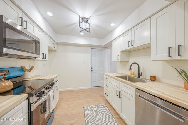 10470 Laura Lee Lane, Knoxville, TN 37922