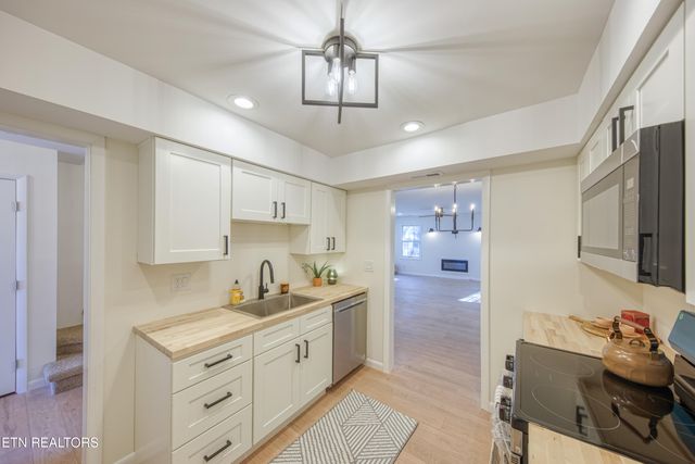 10470 Laura Lee Lane, Knoxville, TN 37922