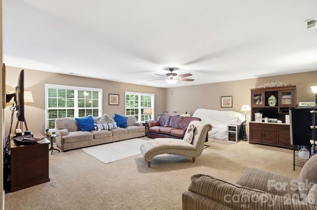 5630 Turkey Oak Drive, Charlotte, NC 28227
