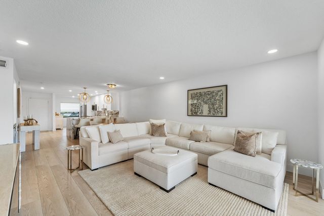 11 SOUTHPORT Lane E, Boynton Beach, FL 33436