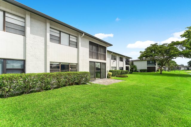 11 SOUTHPORT Lane E, Boynton Beach, FL 33436