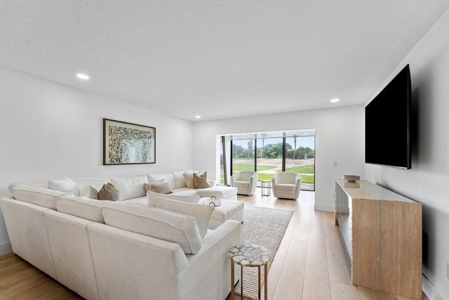 11 SOUTHPORT Lane E, Boynton Beach, FL 33436