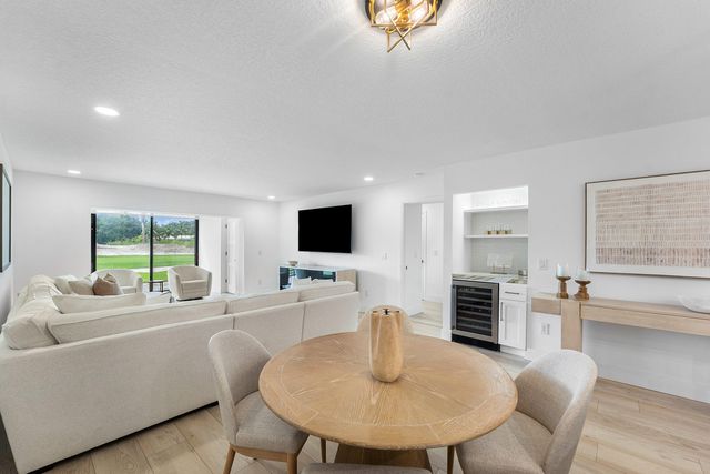 11 SOUTHPORT Lane E, Boynton Beach, FL 33436