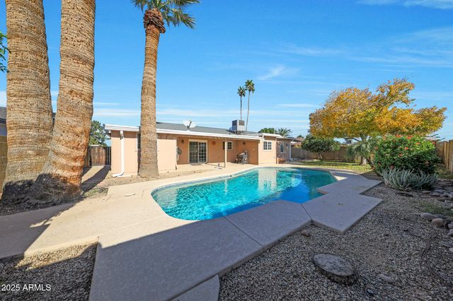 2517 E HIGHLAND Street, Mesa, AZ 85213
