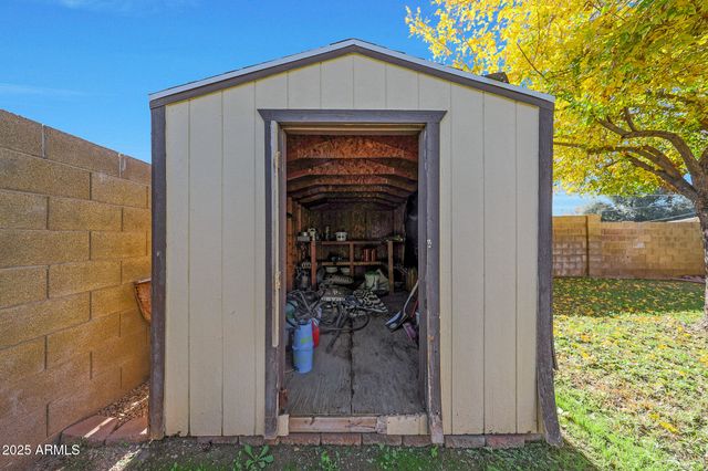 2517 E HIGHLAND Street, Mesa, AZ 85213