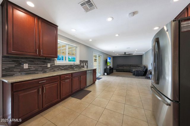 2517 E HIGHLAND Street, Mesa, AZ 85213