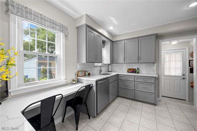 3640 W 210th Street, Fairview Park, OH 44126