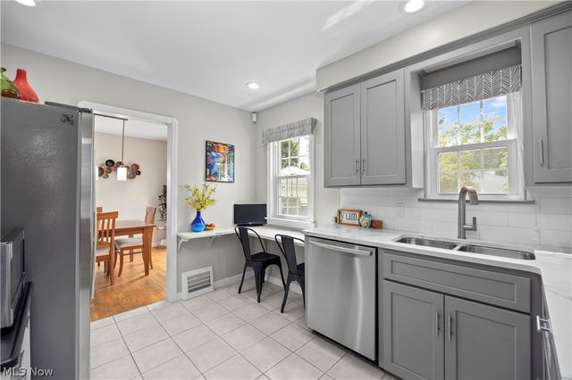 3640 W 210th Street, Fairview Park, OH 44126