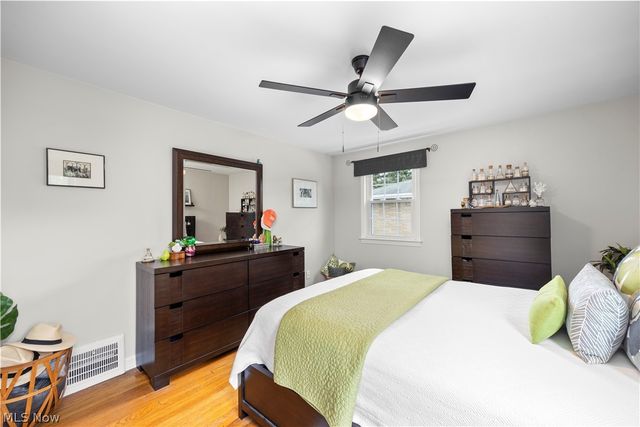 3640 W 210th Street, Fairview Park, OH 44126
