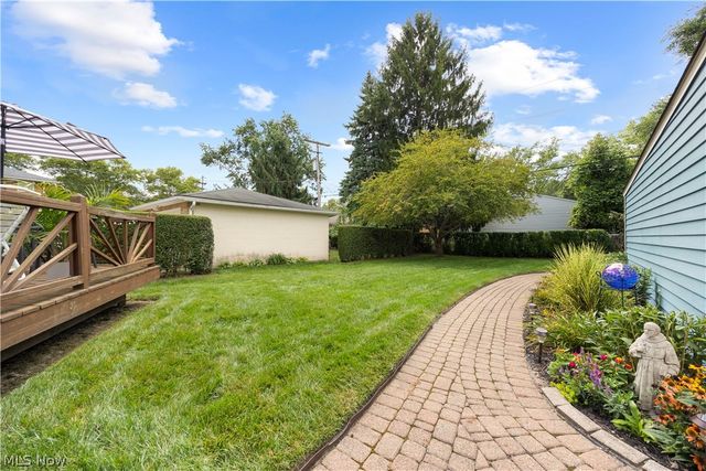 3640 W 210th Street, Fairview Park, OH 44126