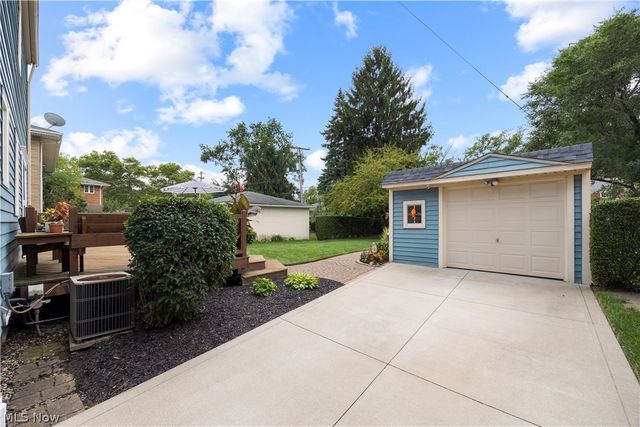 3640 W 210th Street, Fairview Park, OH 44126