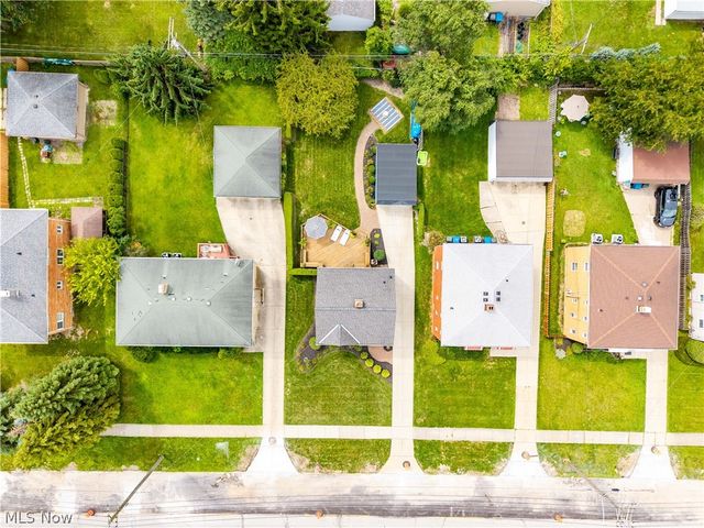 3640 W 210th Street, Fairview Park, OH 44126