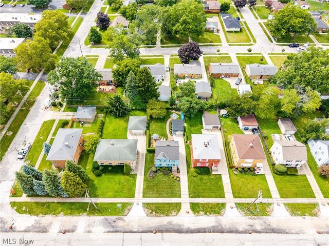 3640 W 210th Street, Fairview Park, OH 44126