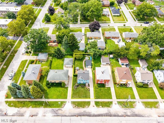 3640 W 210th Street, Fairview Park, OH 44126