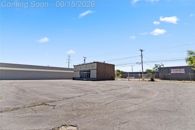 31827 Michigan Avenue, Wayne, MI 48184