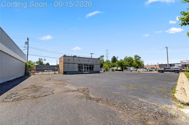 31827 Michigan Avenue, Wayne, MI 48184