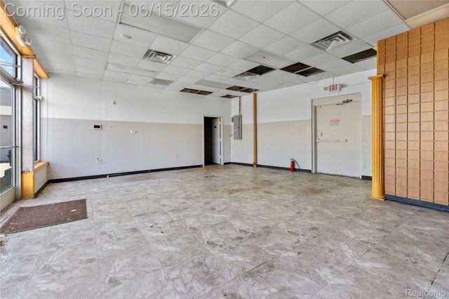 31827 Michigan Avenue, Wayne, MI 48184