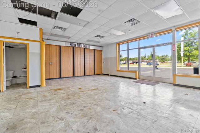 31827 Michigan Avenue, Wayne, MI 48184
