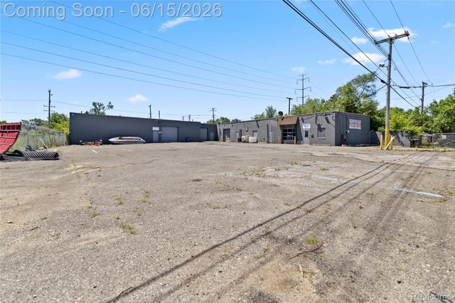 31827 Michigan Avenue, Wayne, MI 48184