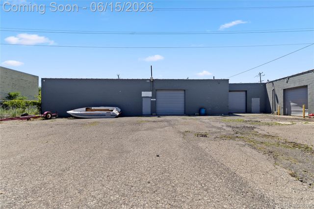 31827 Michigan Avenue, Wayne, MI 48184