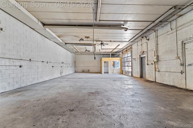 31827 Michigan Avenue, Wayne, MI 48184