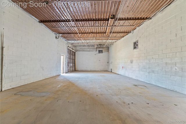 31827 Michigan Avenue, Wayne, MI 48184